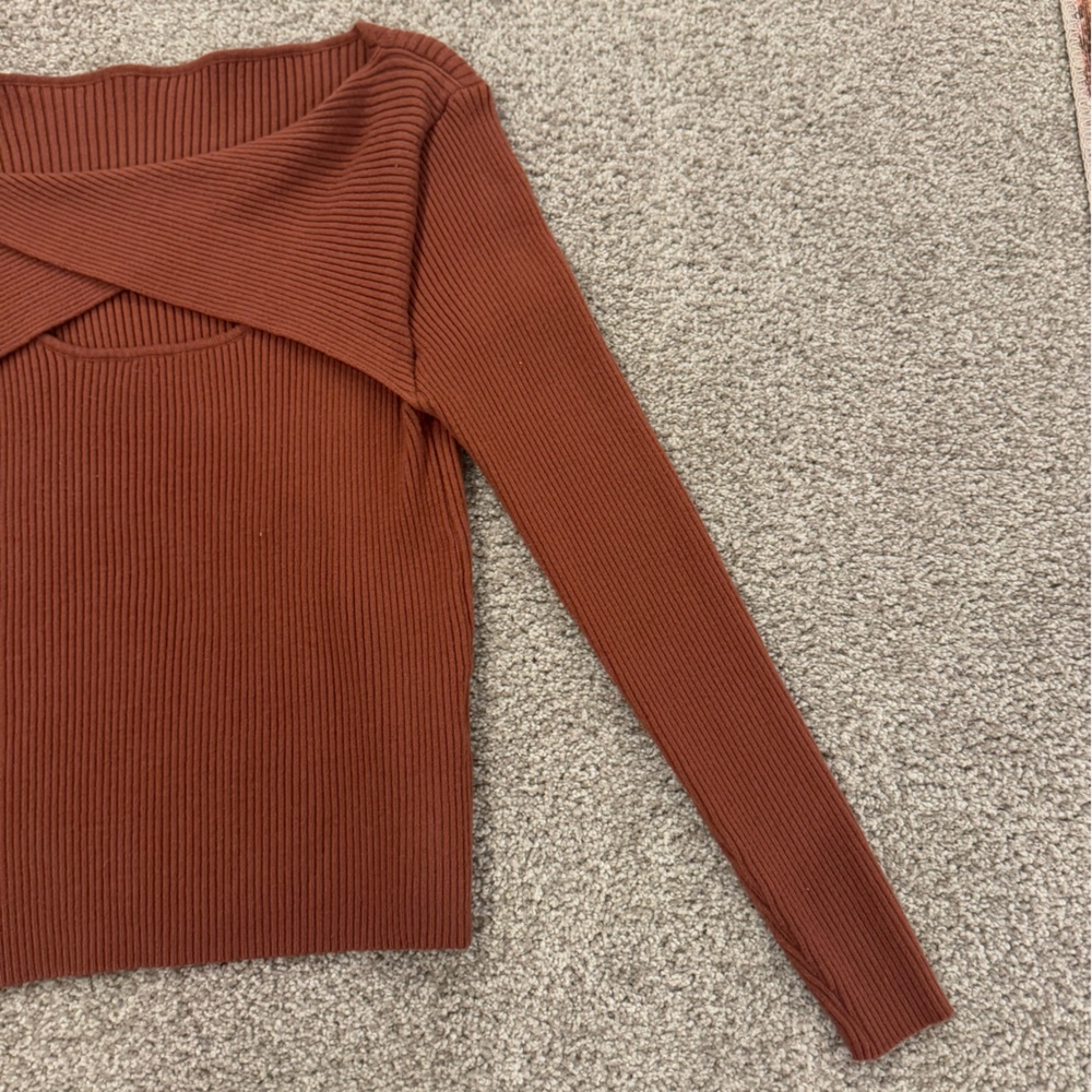 SOLD Shein Rust Orange Top Size: 1XL - Picture 2 of 5